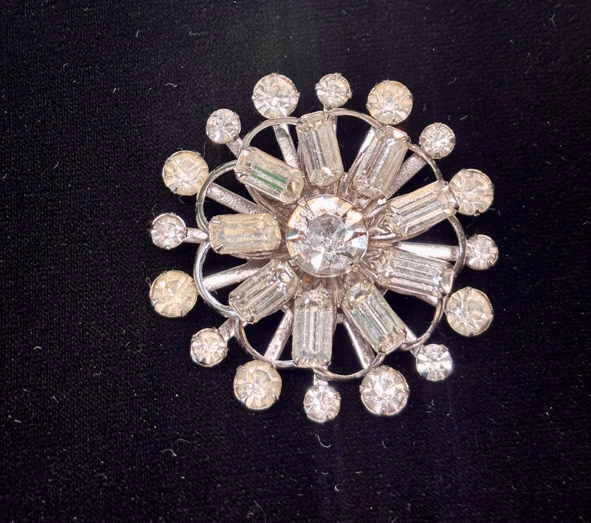 Coro Vintage 1(contact info removed) Signed Crystal Rhinestone Snowflake Brooch