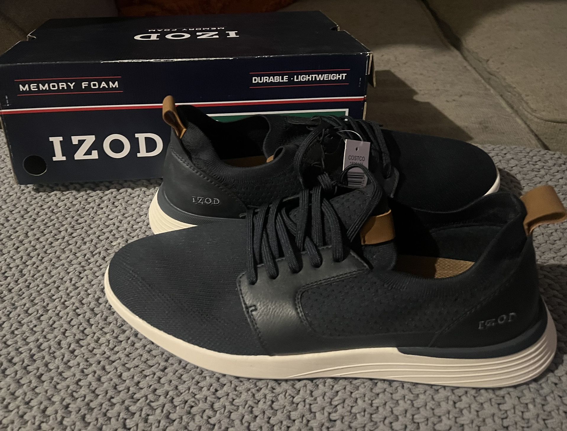 IZOD MEMORY FOAM SHOES Size 12 and 5 Pair Socks