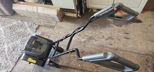 Cordless Tiller. TOOL ONLY.