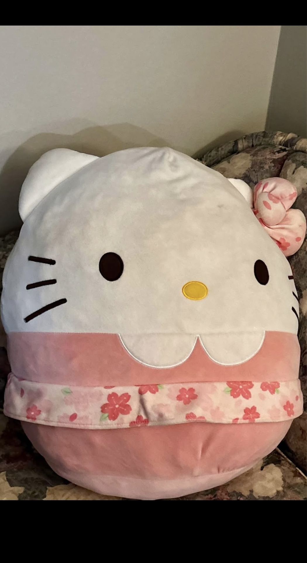Hello Kitty Squishmallow - Sakura Edition