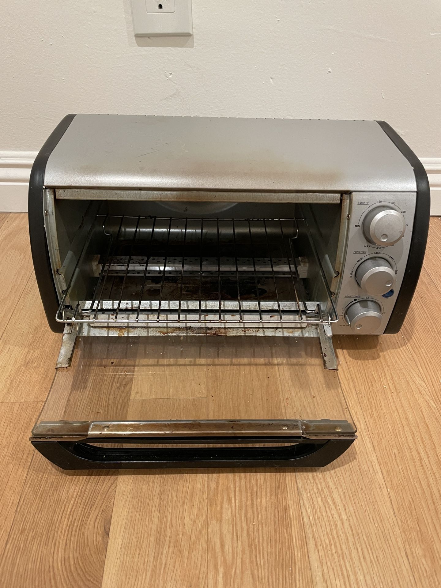 FREE Bella Toaster Oven for Sale in West Hollywood, CA OfferUp
