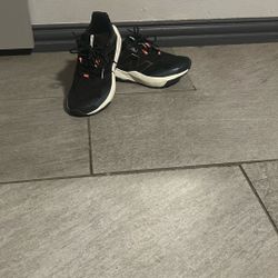 Women’s Athletic Shoe