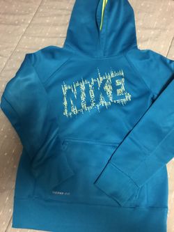 Nike sweater boys
