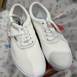 New Men size 8.5 Vans