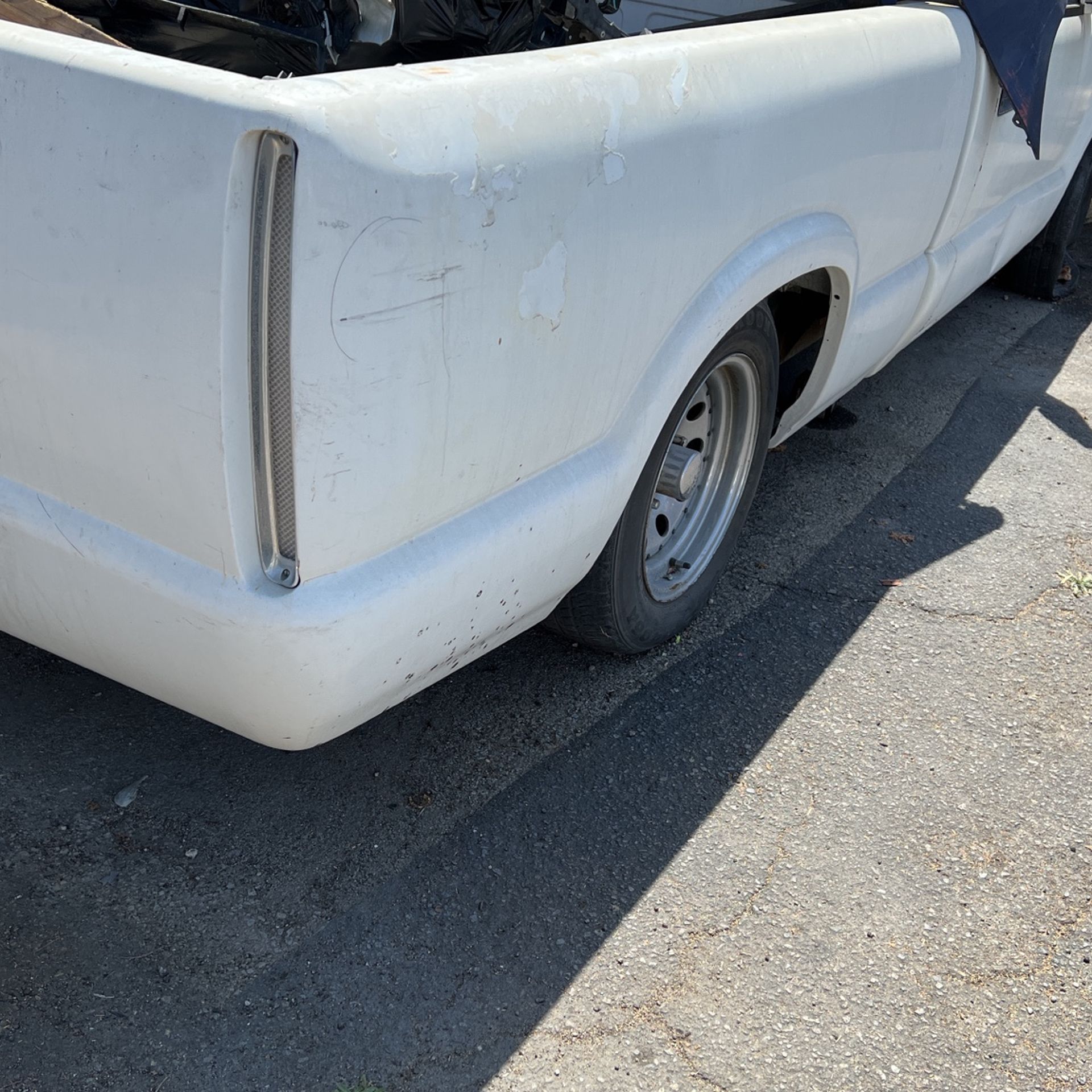 2002 Chevrolet S10 Truck Bed Parting Out