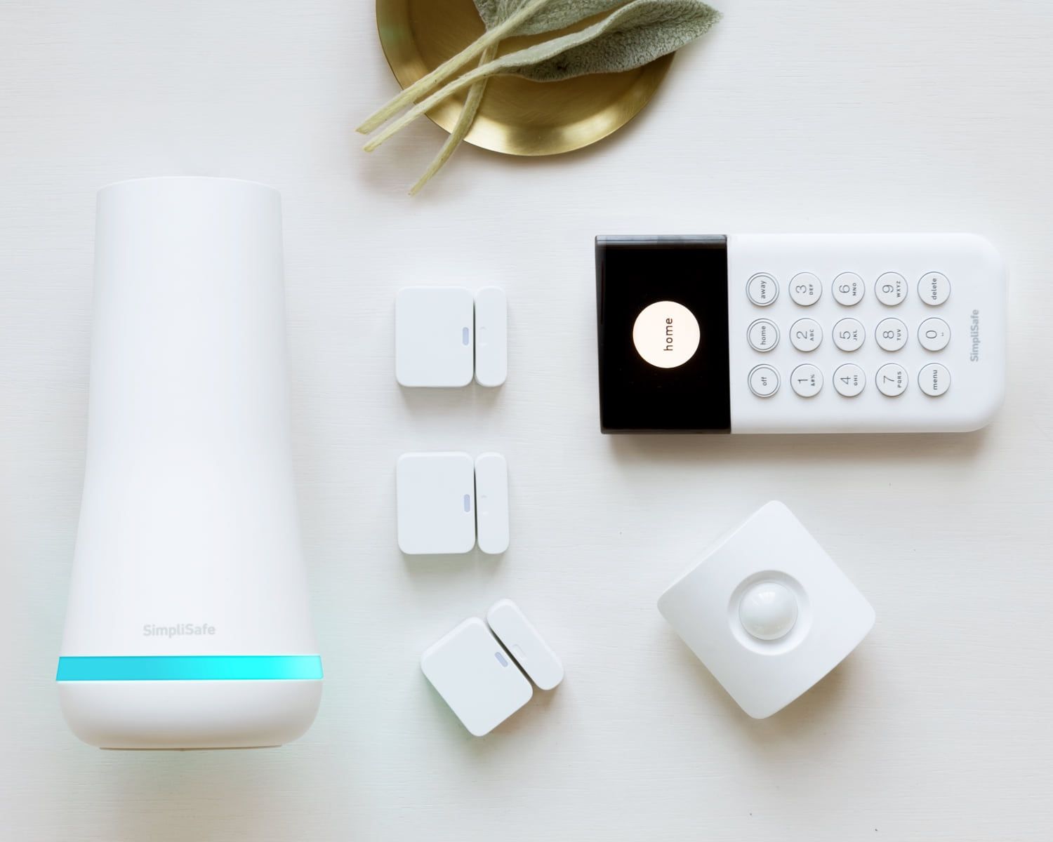 Simplisafe Essentials Security System: 6 Components plus camera