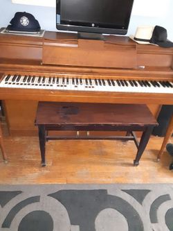 Vintage Piano 