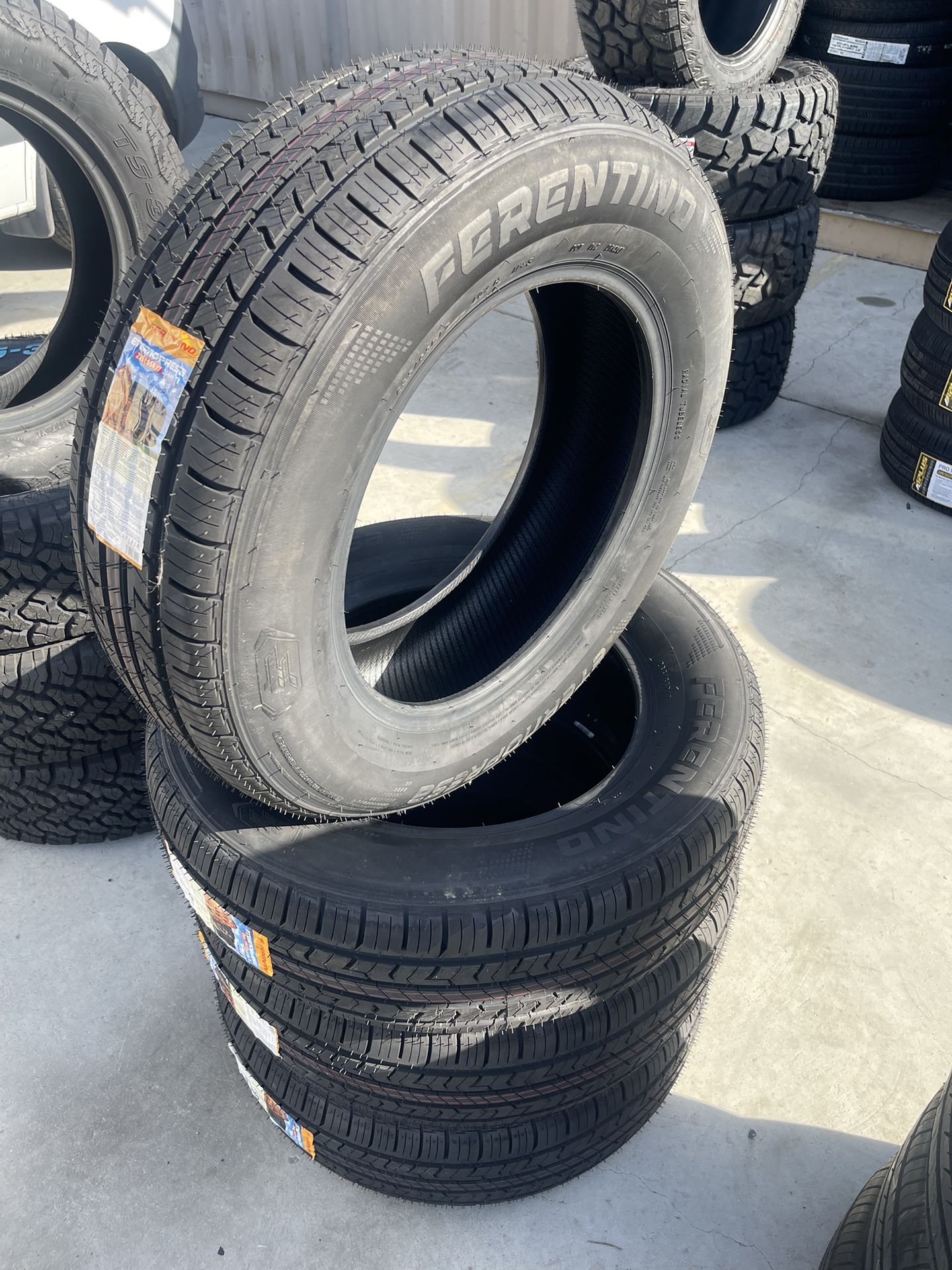 BRAND NEW SET OF TIRES 235/65r17 235/65/17