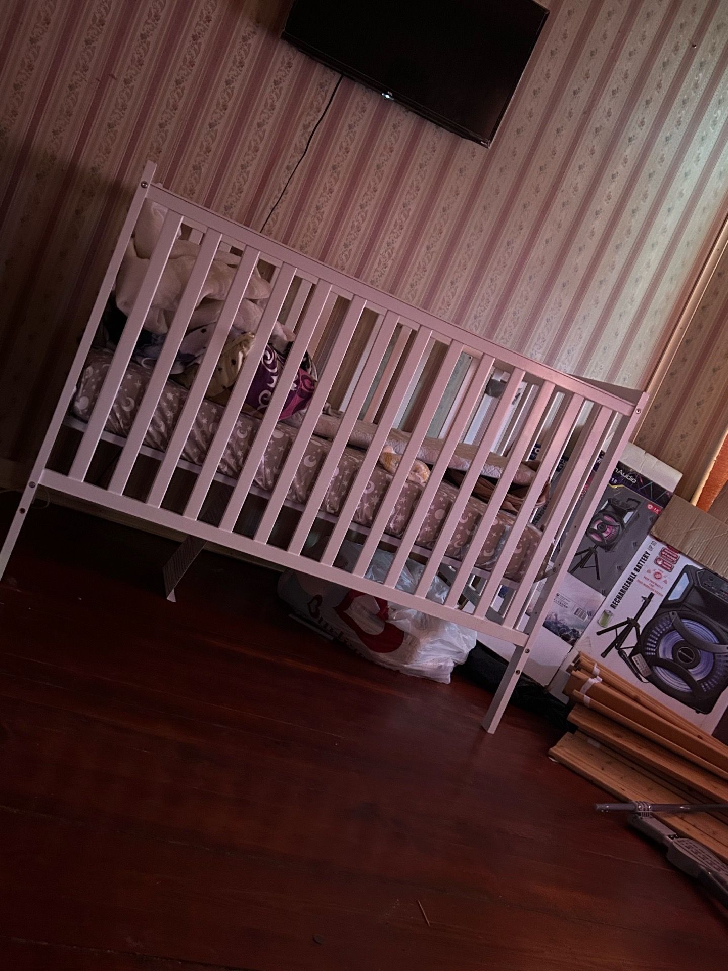 Baby crib