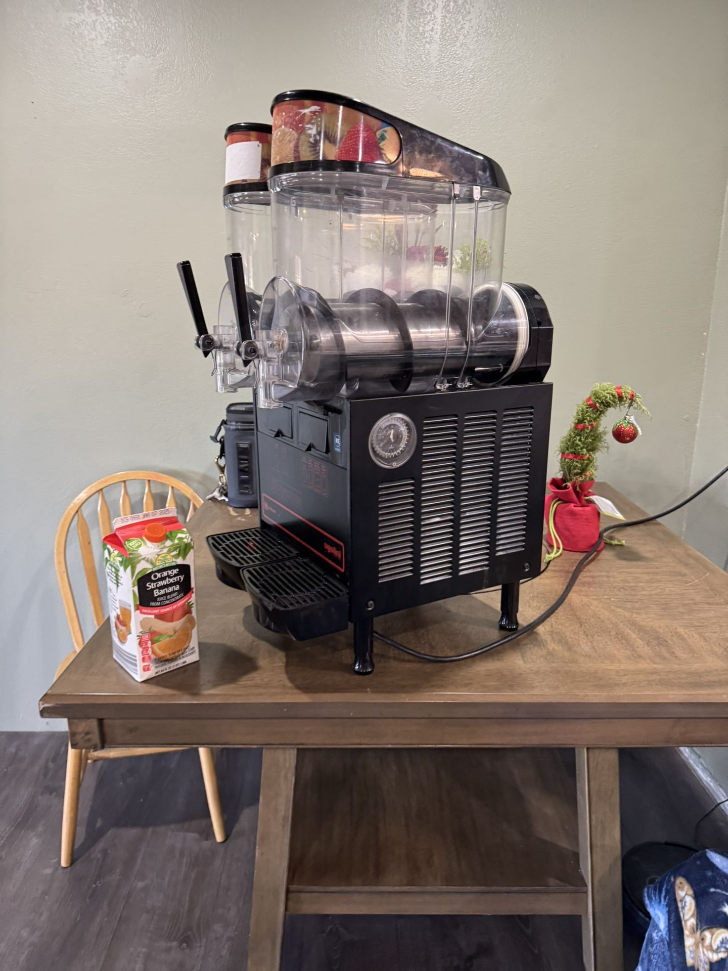 Ugolini Slushy Machine