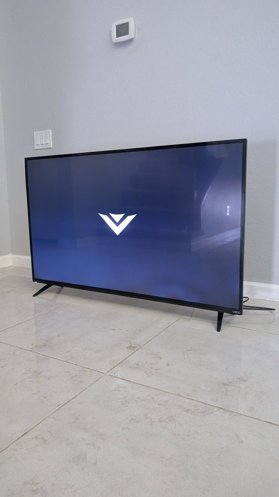55 INCH VIZIO SMART TV