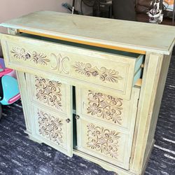 Dresser