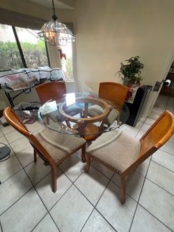 Deluxe Dining Room Set with Glass Tabletop and 4 Comfortable Chairs