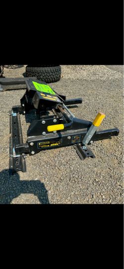 HiJacker Fifth wheel slide hitch