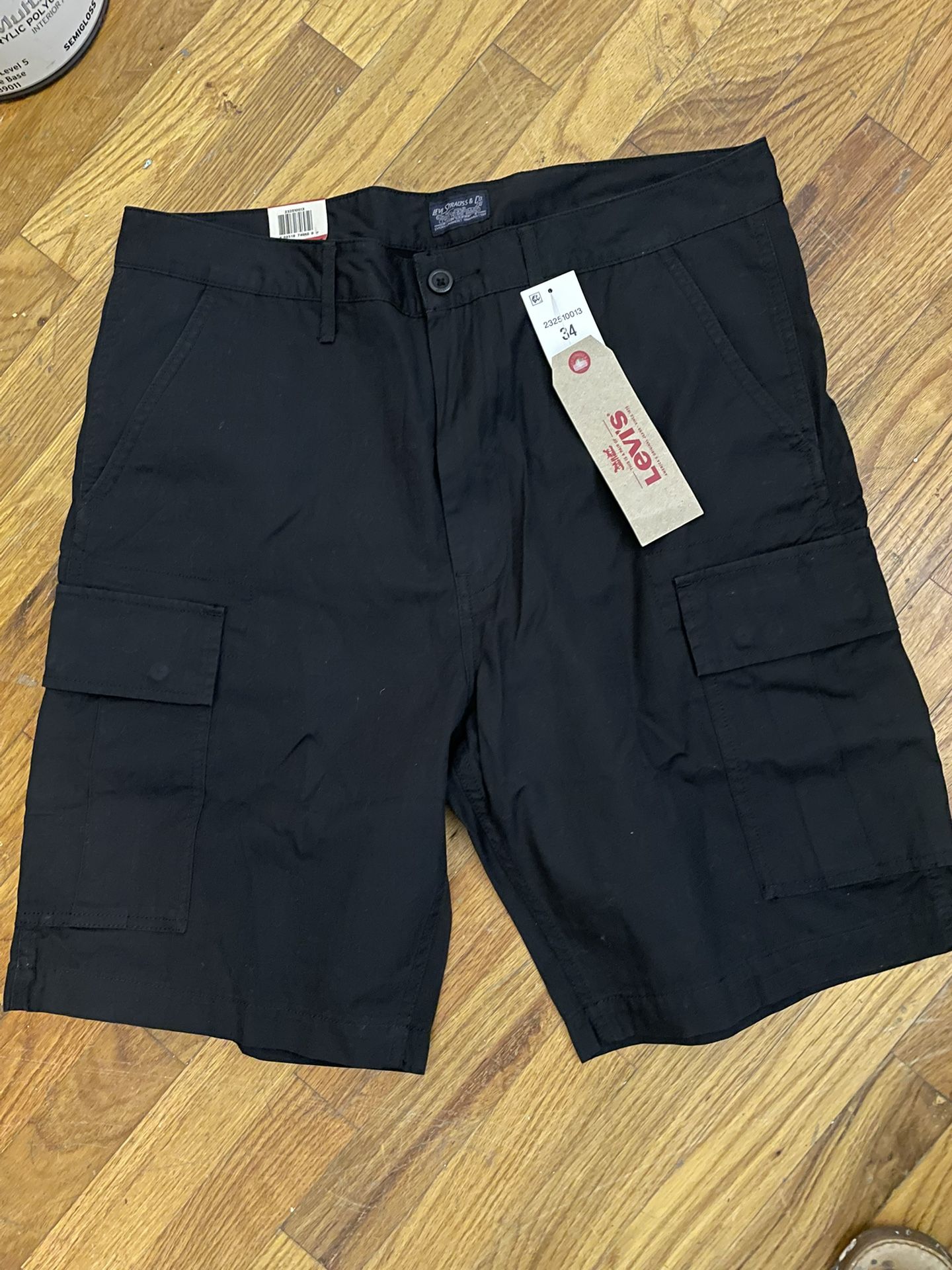 Men’s Levi’s Cargo Shorts / Black / Brand New / Size 34