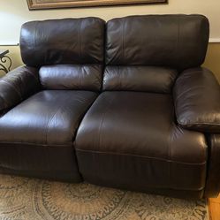 Love Seat With Recliner Built In. 