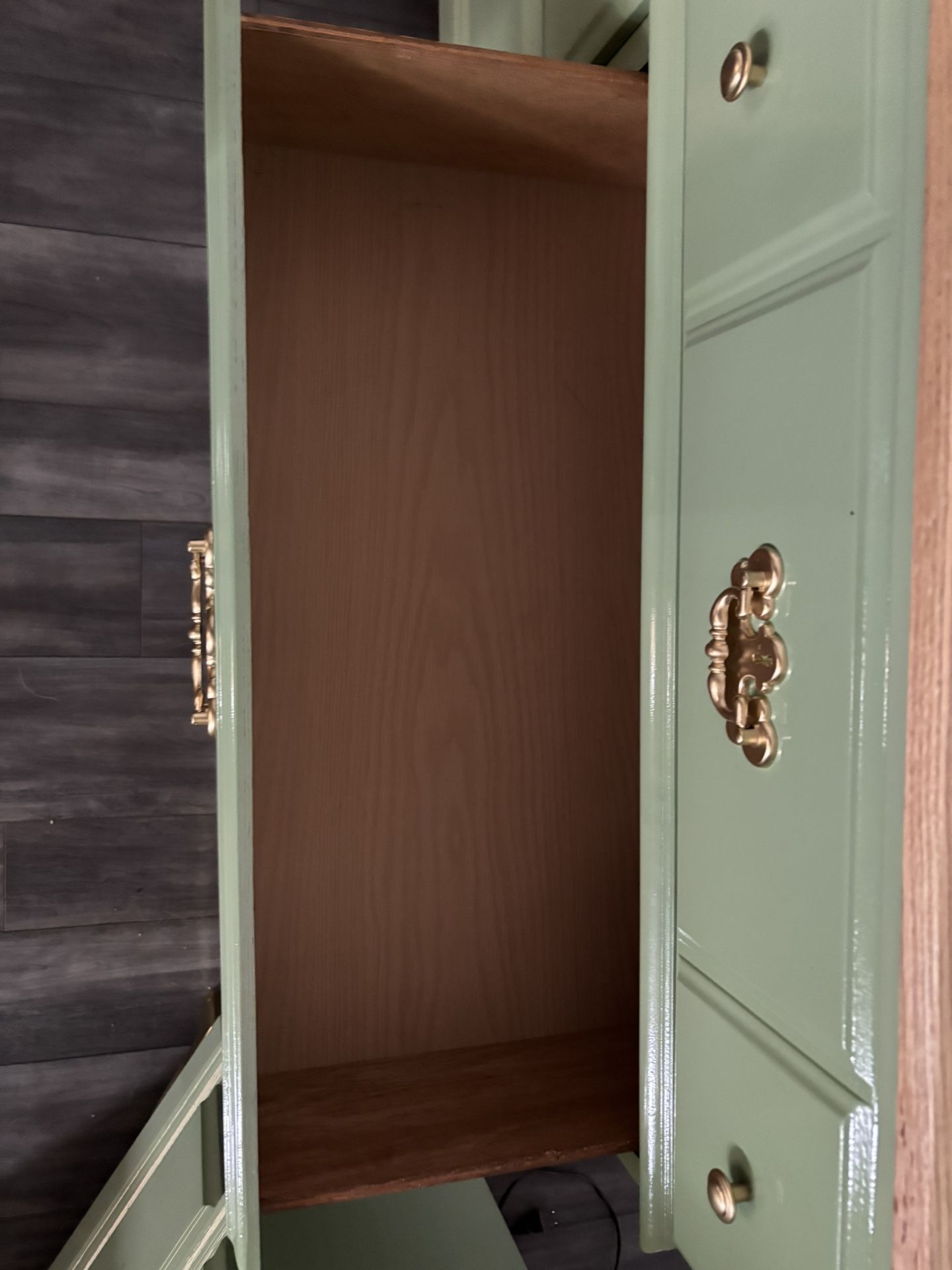 Beautiful Refurbished Bedroom Set