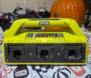 Ryobi 18V ONE+ 6-Port Battery Supercharger