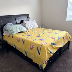 Like New Ashley Bambori Queen Sleigh Bed with Storage Drawers