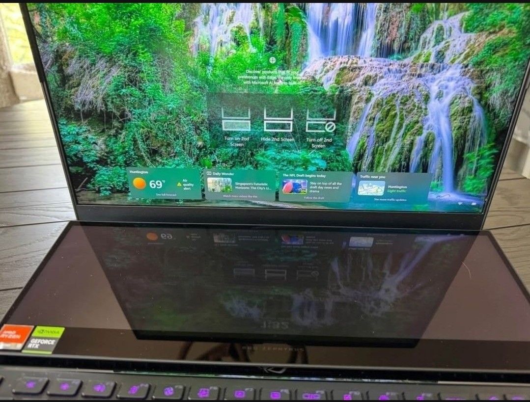 Rog Zephyrus Duo GX650PY-XS97 16" Gaming Laptop