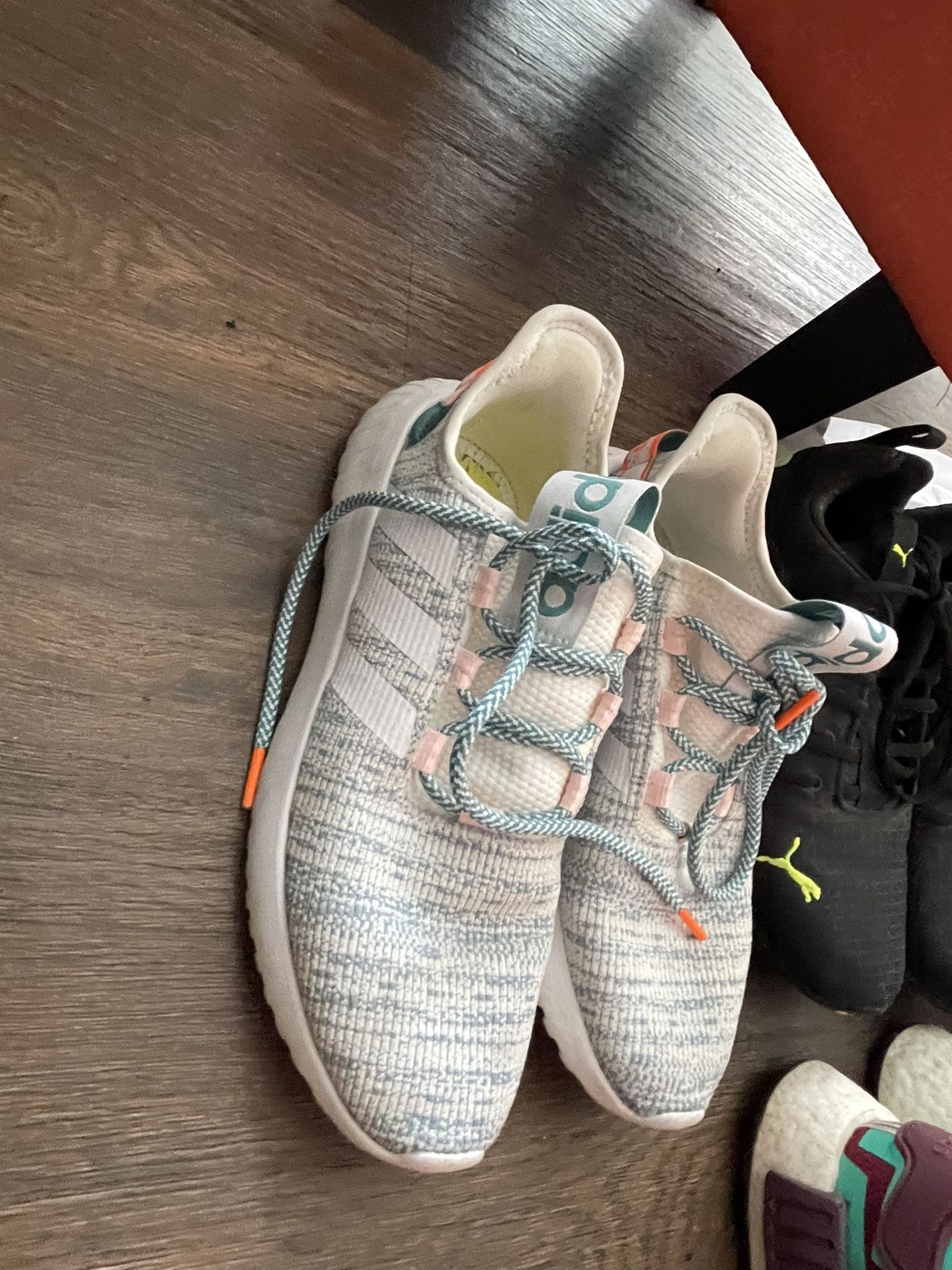 used shoes for sale in good condition there are 5 pairs, Size 8 Woman