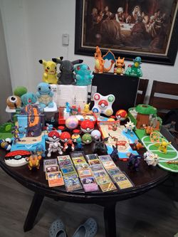 Pokemon toys collectible  set. good condition.  

it cones with:
- 1  Pokemon Hard plastic green backp7hack play set.
- 1  Pokemon blue Volcano play s
