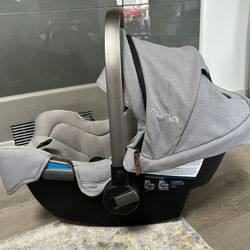 Nina Pipa Lite with Base And Stroller Attachment 