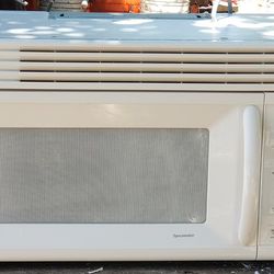 White General Electric Microwave 