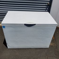 Frigidaire Chest Freezer 