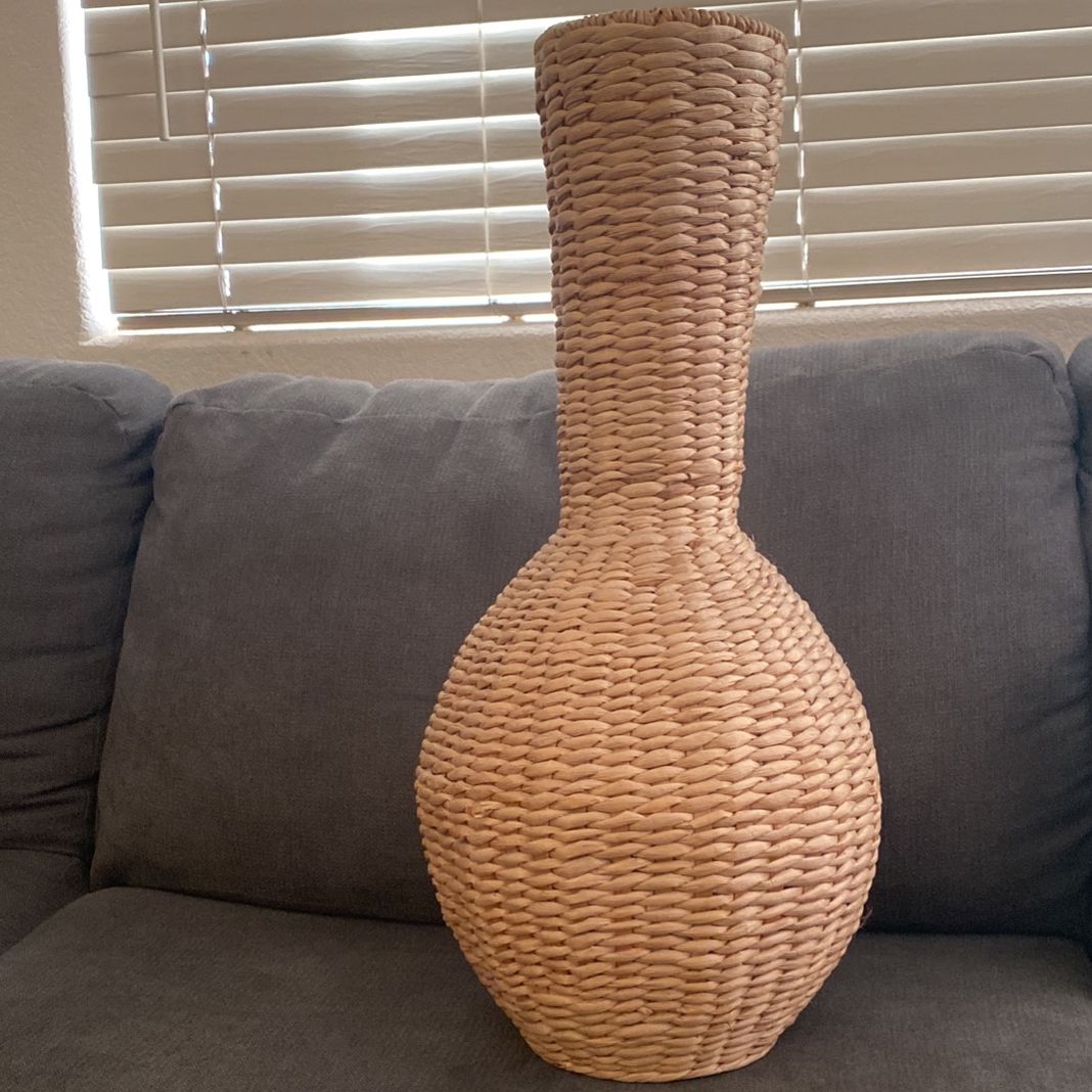 Staw Vase 23 Inches Tall