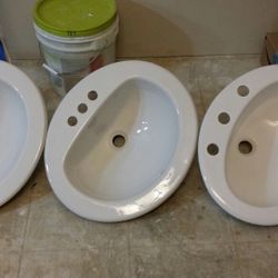 PORCELAIN BATHROOM SINK, WHITE