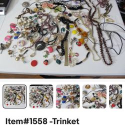 Lot Junk Jewelry 
