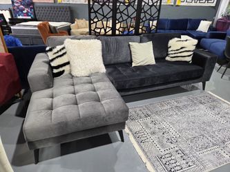 NEW SECTIONAL GRAY VELVET 105x60