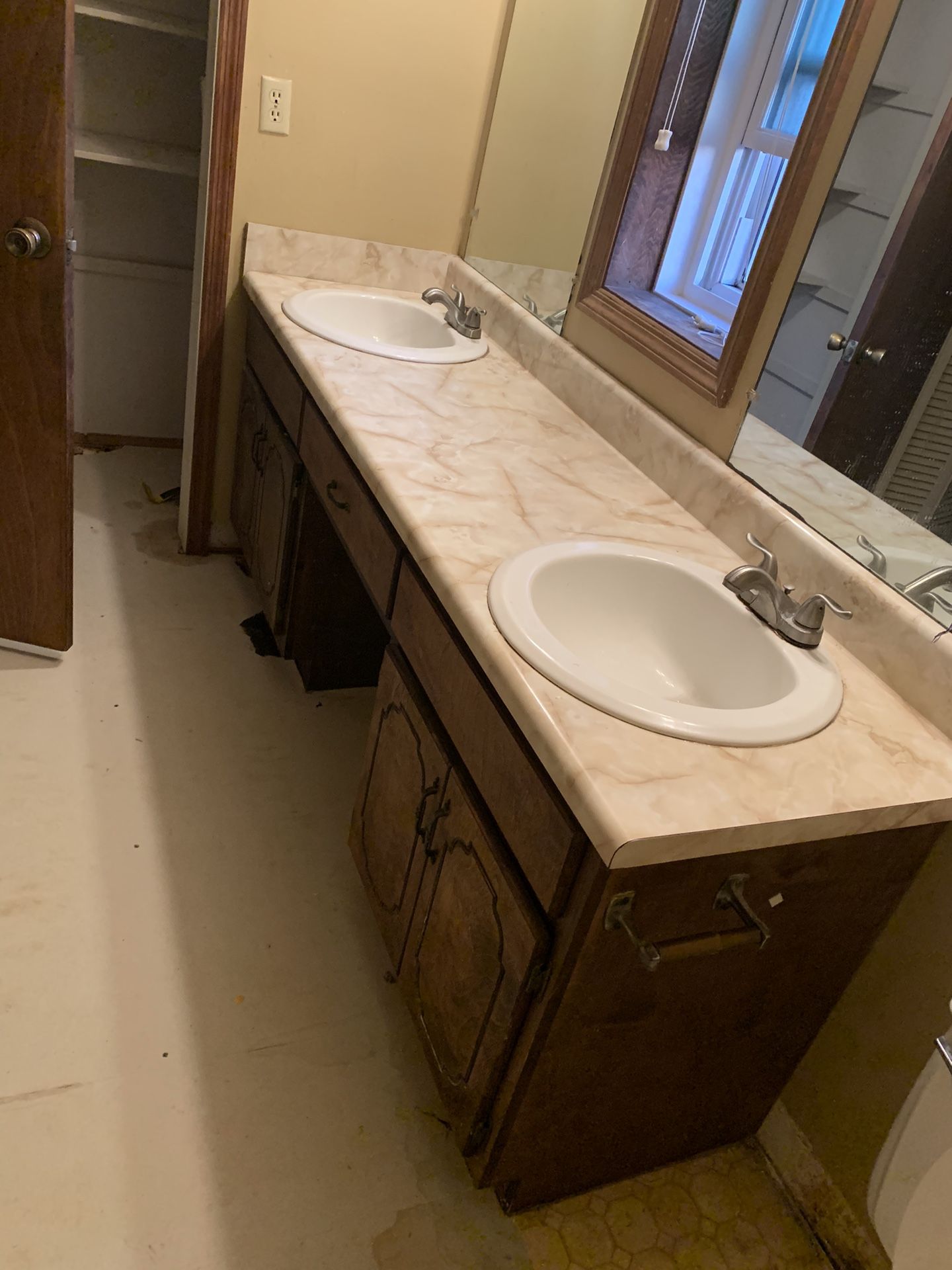 Double Bathroom Vanity With Sinks