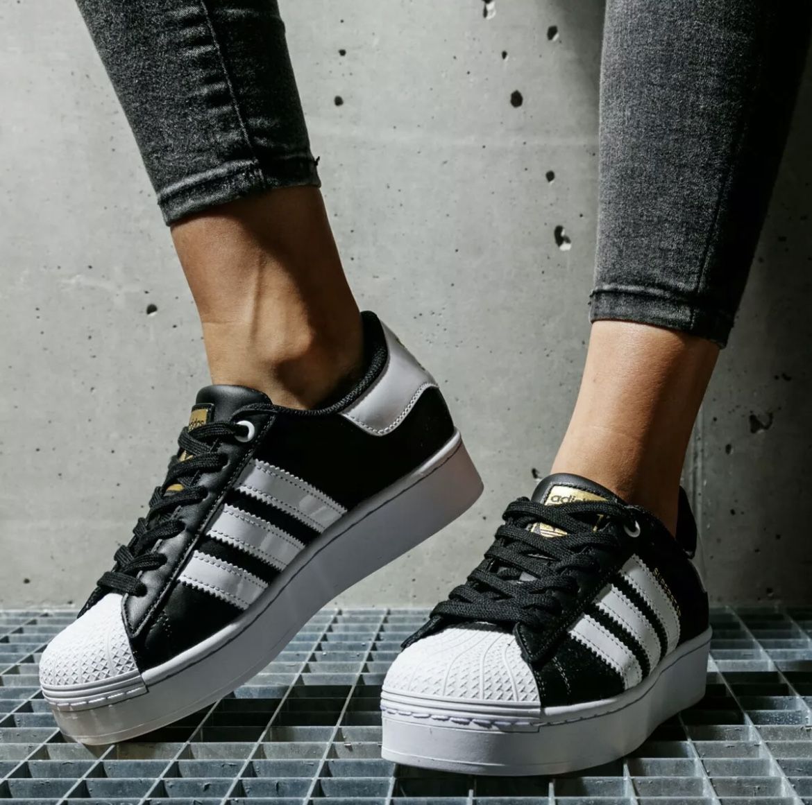 adiós doce niebla tóxica Adidas Superstar Bold Platform Sneakers for Sale in Pompano Beach, FL -  OfferUp