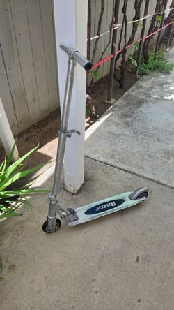 Razor Scooter.