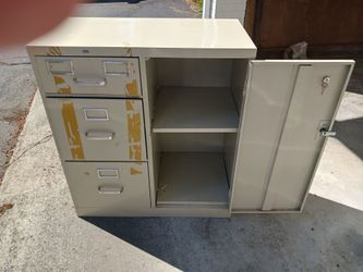 File Cabint with side storage and locking key