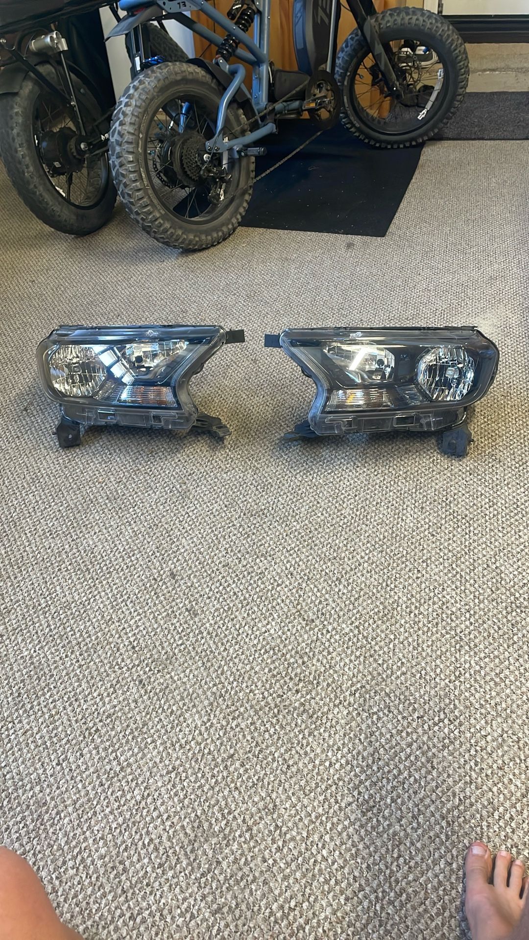 Ford Ranger XLT 19-23 Headlights