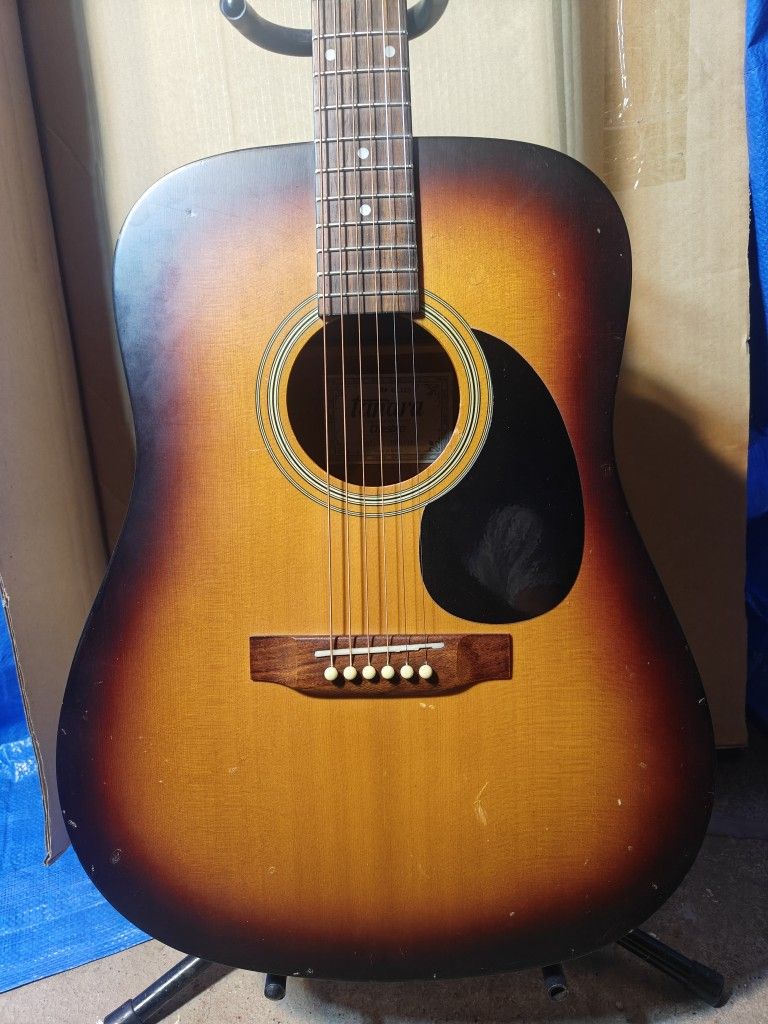 Tanara TSD10TBS Dreadnaught Acoustic Guitar With Accessories