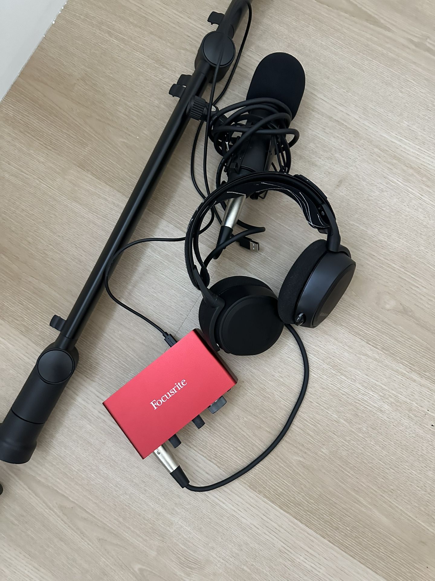Complete Podcasting / Streaming Audio Bundle – Focusrite, Mic, Headphones & Stand