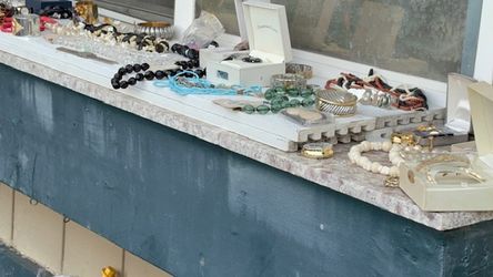 garage sale  Sunday  9/20  at 7am