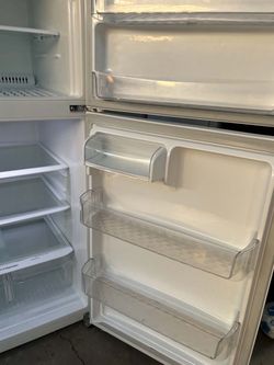White Top-Freezer Refrigerator