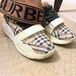 Burberry Shoes& Beanie 