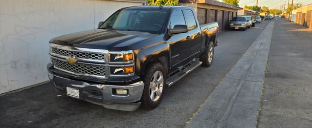 Vendo silverado 2015 5.3 sencilla