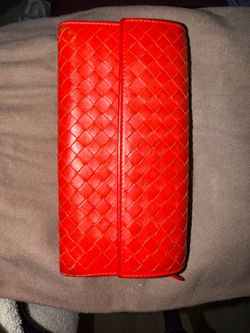 Bottega Veneta Intrecciato Red Leather Wallet – Authentic
