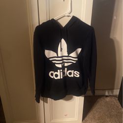  S sweater