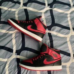 Jordan 1 Mids