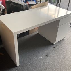 Desk white high gloss