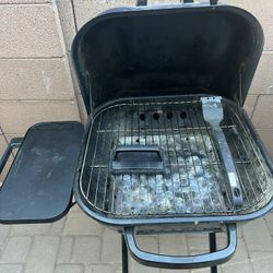 BBQ Grill With Side table