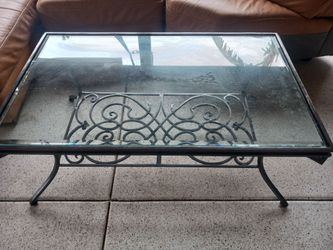 Mesa de sala o de afuera
